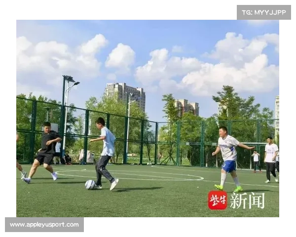 市体育局加强设施建设推动全民健身，足球赛激发市民运动热情